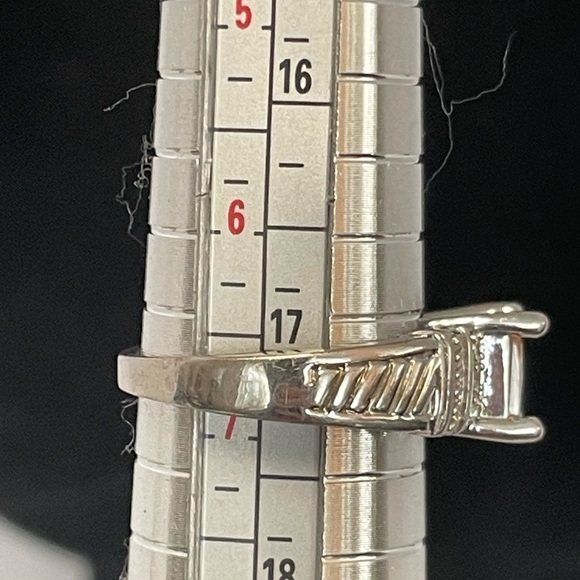 Peach rhinestone and cubic zirconia ring. Stamped JS. Size 6.75 - Picture 3 of 8